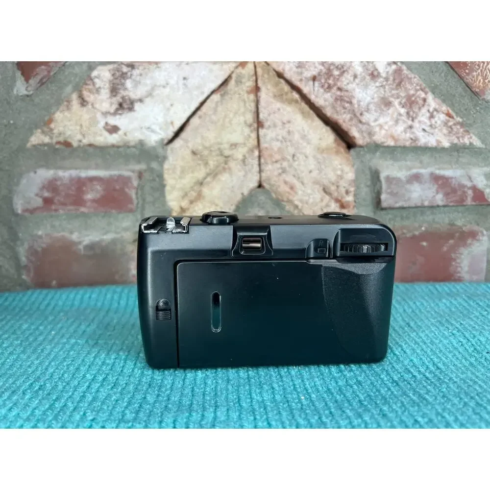 Rikinon 35mm Focus free Camera